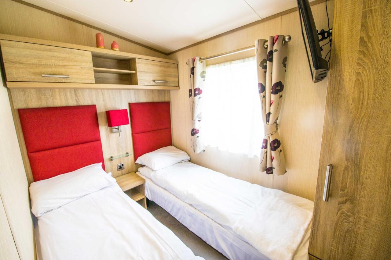 River Lodge Platinum Plus Holiday Home With River Views, Free Wifi & Netflix Camber Eksteriør billede
